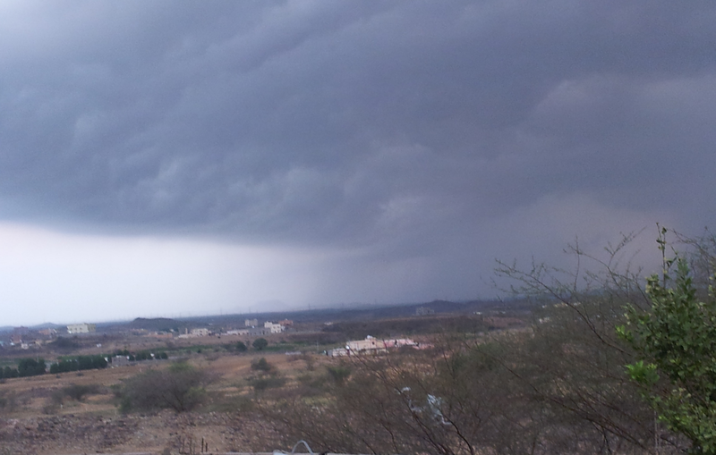 الجو غائم جزئي وبارد نسبيا  