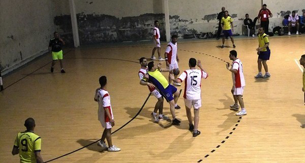 جانب من أحد مباريات دوري اليد