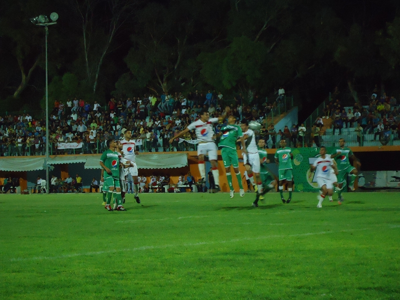 إحدى الكرات الخطرة على مرمى الجمعية