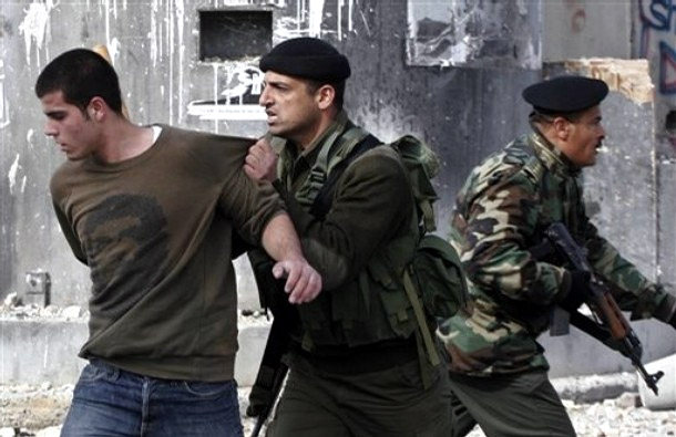 صورة اعتقالات السلطة (من الارشيف)