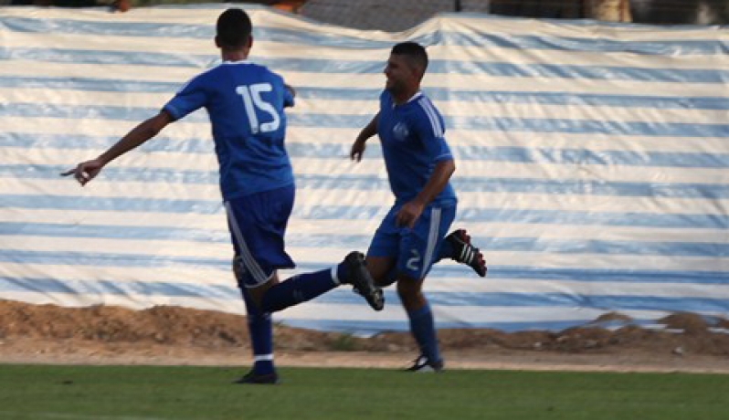 أشرف أبو توهة يمينا