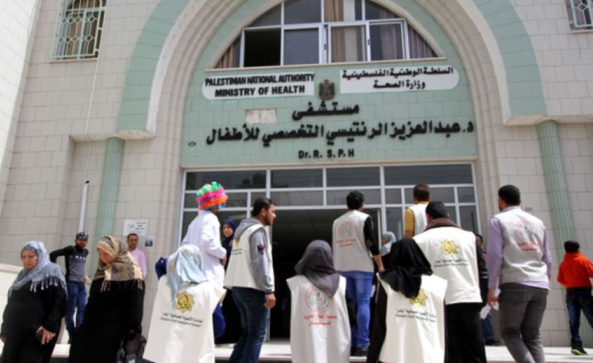 "الرنتيسي" يجري 200 ألف فحص مخبري منذ بداية العام