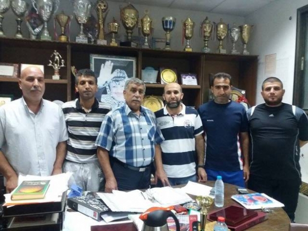 الحجار الثالث يمينا