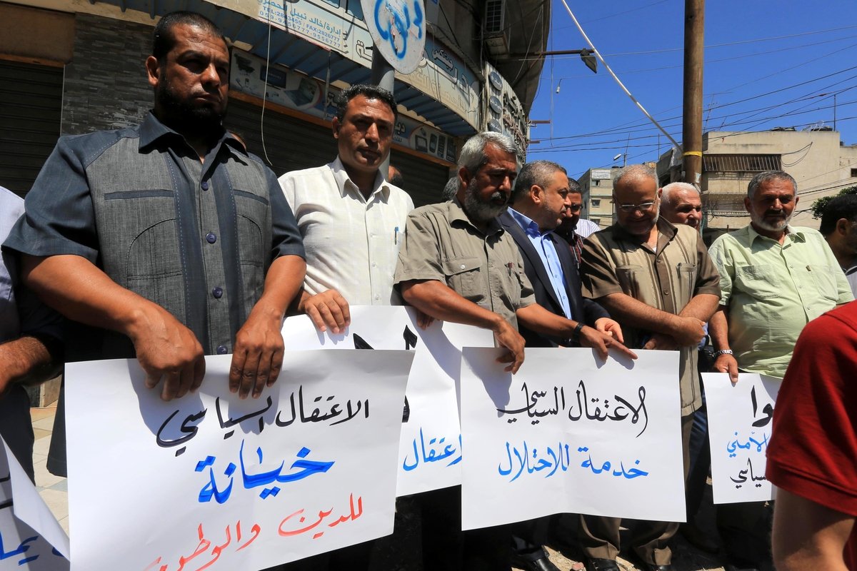 "أهالي المعتقلين" يطالبون بالافراج عن ابنائهم في العيد  