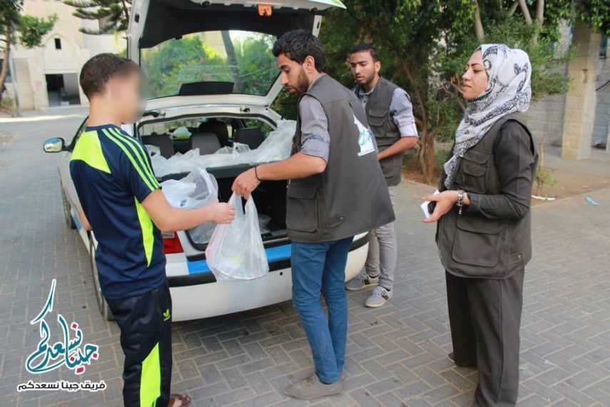 فريق "جينا نسعدكم" يواصل تقديم مساعداته للفقراء