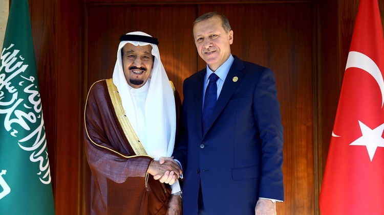 أردوغان يمينا وبجانبه الملك سليمان