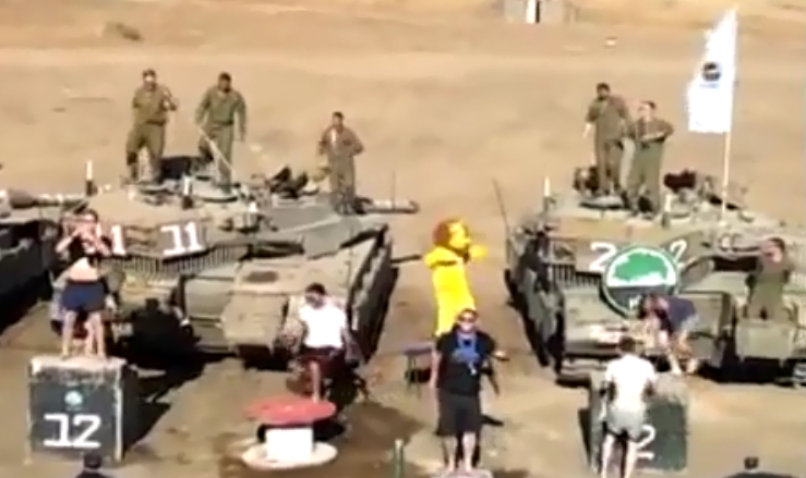 الهارلم تشيك" تسجن جندي وتجرد منصب قائده 