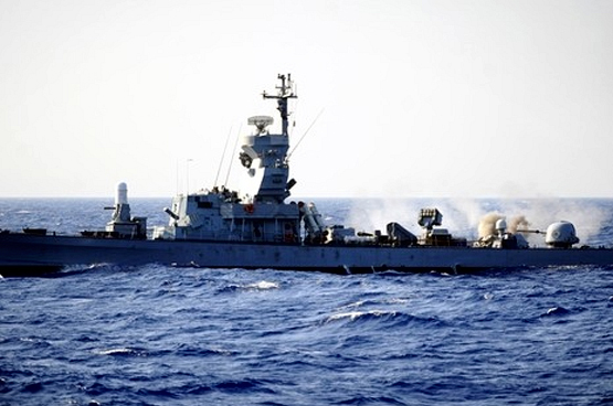 حبس جنود إسرائيليين تركوا مدافعهم لبنات هوى