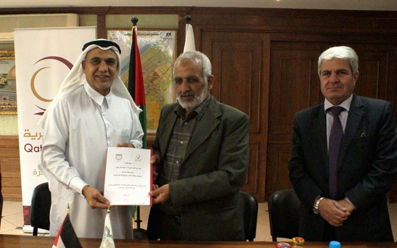 بلدية خانيونس و"قطر" توقعان مذكرة تفاهم