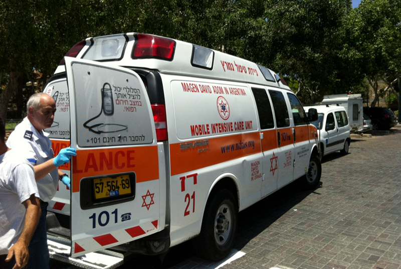 سيارة إسعاف في القدس (الأرشيف)