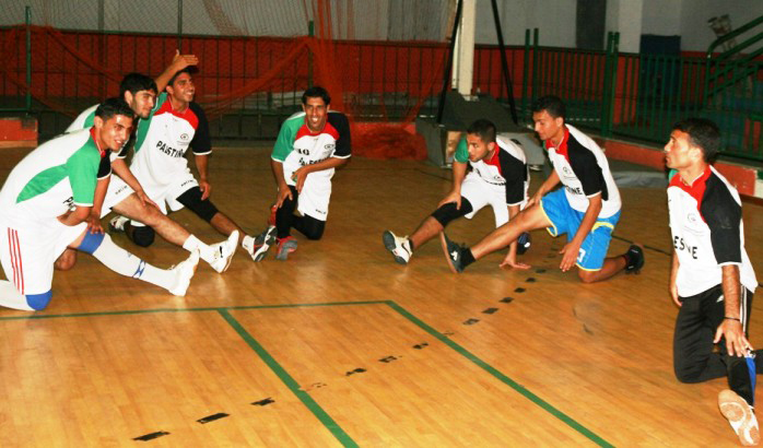 جانب من تدريبات منتخب الكرة الخماسية