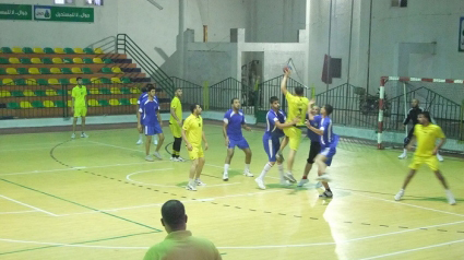 جانب من مباراة النصيرات وشباب خانيونس