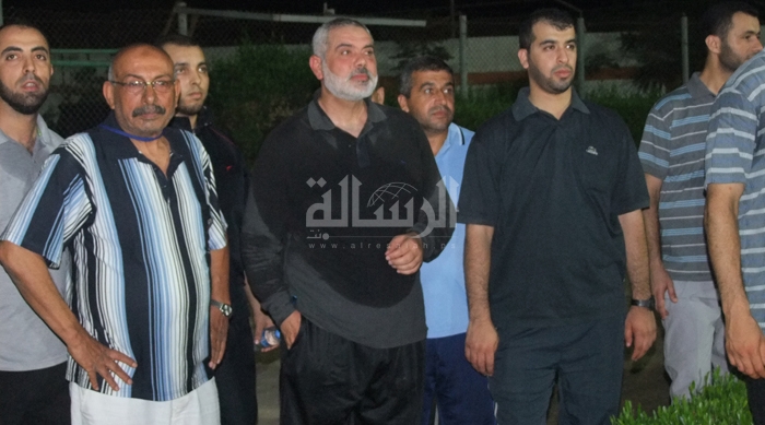 إسماعيل هنية حضر لقطات من مباراة خدمات النصيرات وأهلي غزة