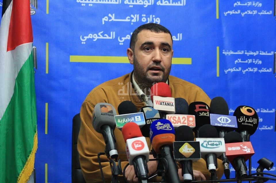  خليل الزيان المتحدث باسم  نقابة الموظفين في قطاع غزة