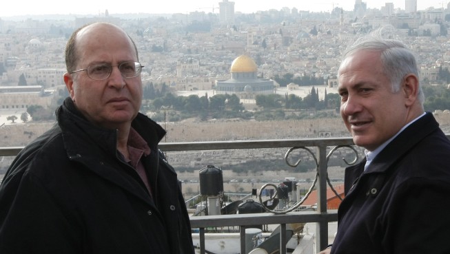 وزير جيش الاحتلال موشيه يعالون