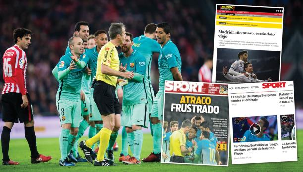 احتجاج لاعبي برشلونة على حكم لقاء بيلباو