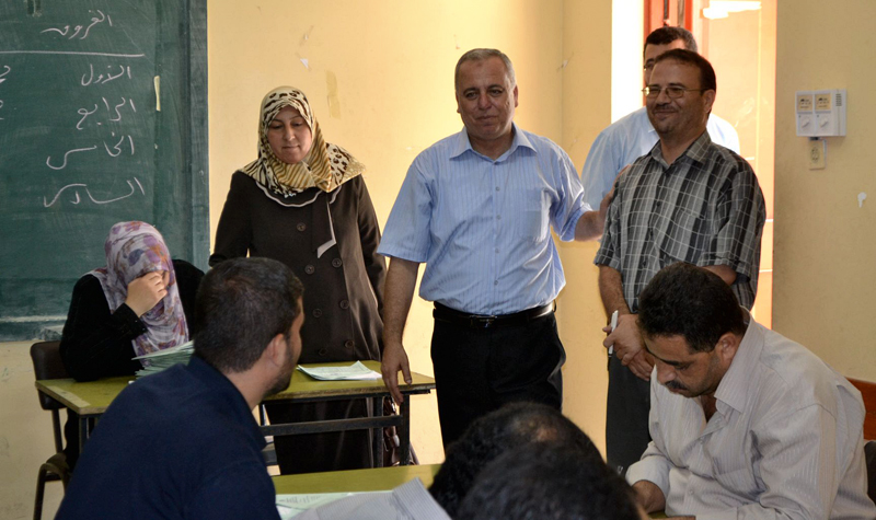"التعليم" تتفقد امتحانات إكمال التوجيهي بغزة