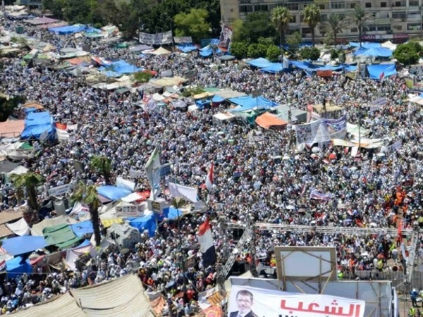 مظاهرة لمؤيدين مرسي في مصر (أرشيف)