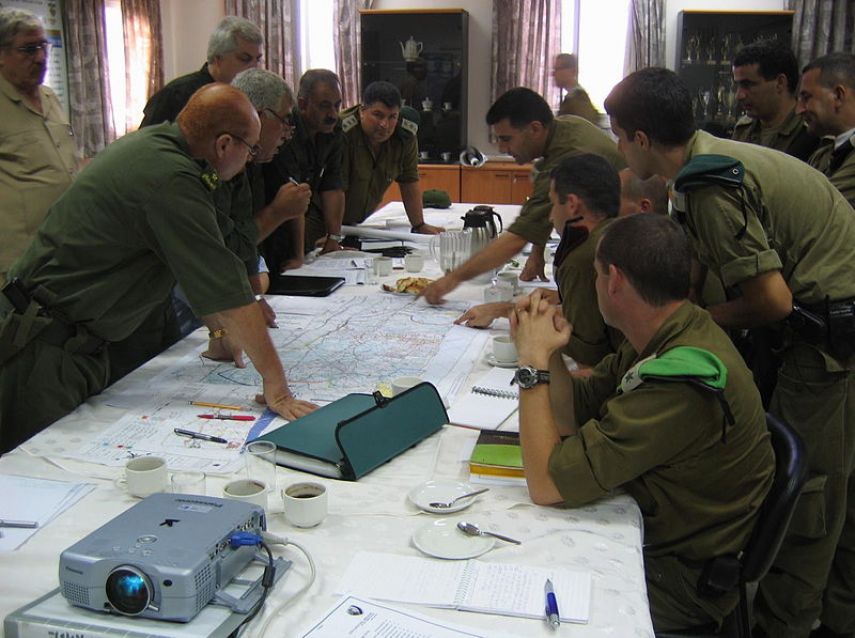 هآرتس: لقاءات بين السلطة و"الشاباك" لإنهاء إضراب الأسرى 