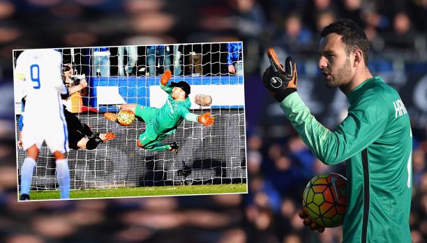 لحظة تصدي هاندانوفيتش لكرة سيغاريني