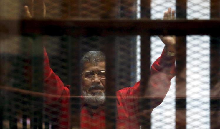 نجل مرسي: تدهور شديد في صحة والدي