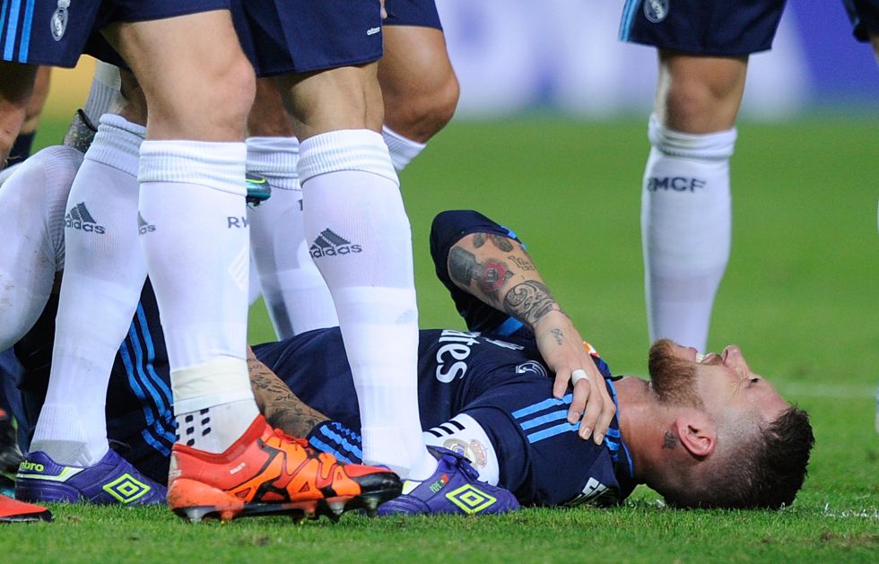 لحظة إصابة راموس أمام إشبيلية