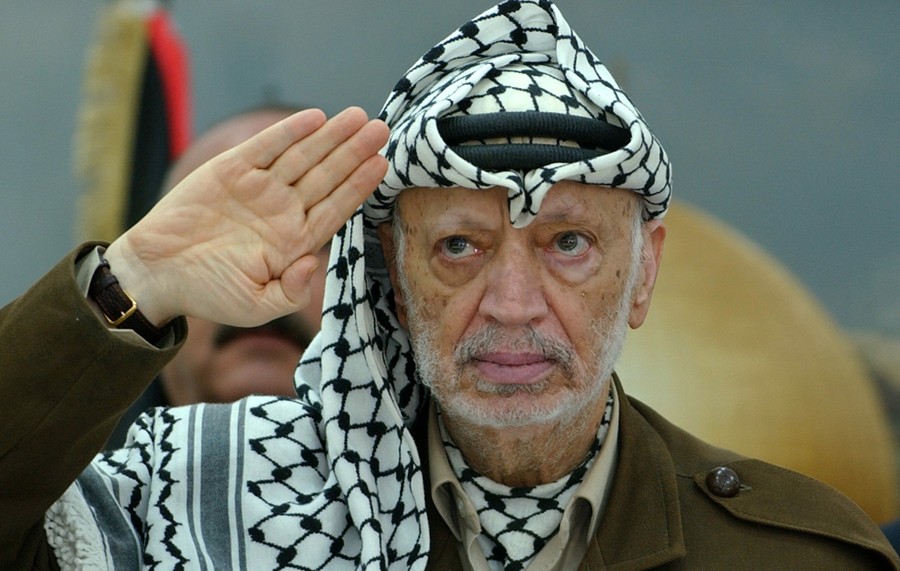 الرئيس الفلسطيني الراحل ياسر عرفات (أبو عمار)