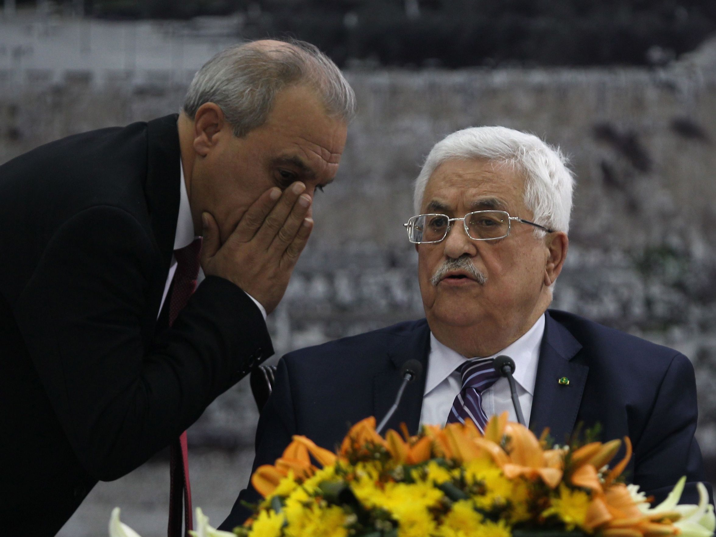 رئيس السلطة محمود عباس وماجد فرج