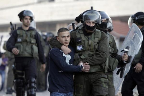 اعتقال 9 فلسطينيين في مناطق متفرقة من الضفة