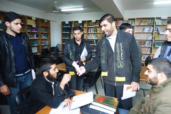 خلال المسابقة الثقافية بكلية "نماء" شمال القطاع