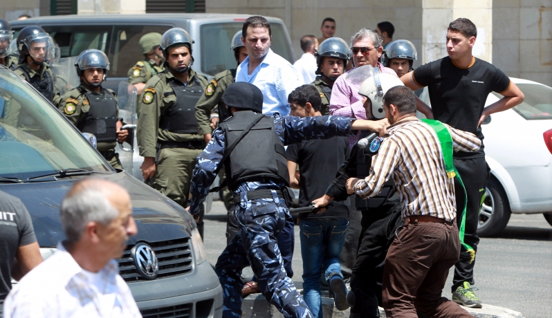 أجهزة السلطة تعتقل مواطنين بالضفة (أرشيف)