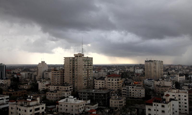 الطقس: جو غائم جزئيًا ويطرأ انخفاض على الحرارة