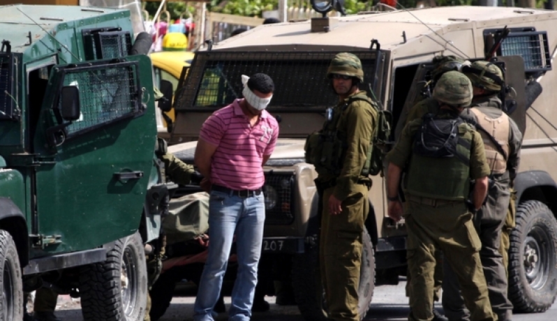 الاحتلال يعتقل شابًا "أرشيف"