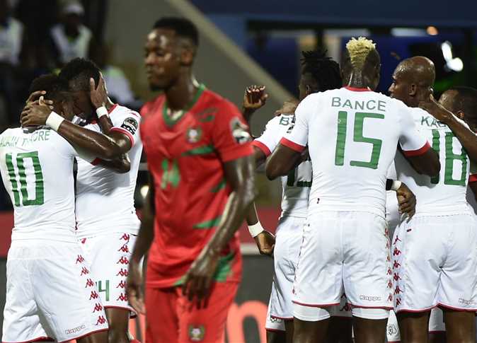 فرحة لاعبي بوركينا فاسو بالفوز