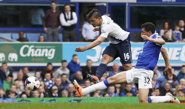 السيتي يقترب من التتويج باللقب