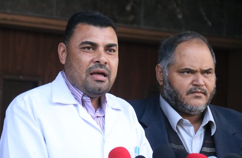 أشرف القدرة، المتحدث باسم الوزارة خلال مؤتمر صحافي بمجمع الشفاء الطبي