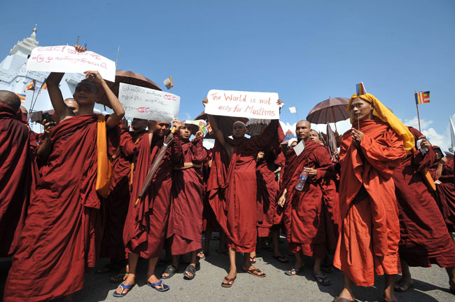مظاهرة للبوذيين في بورما ضد "التعاون الاسلامي"  
