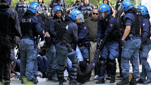 إيطاليا "تهدد" أوروبا بإصدار تأشيرات للمهاجرين