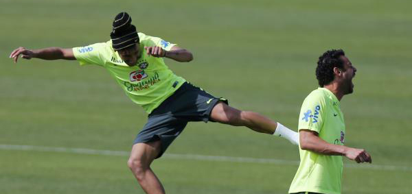 نيمار خلال تدريبات البرازيل