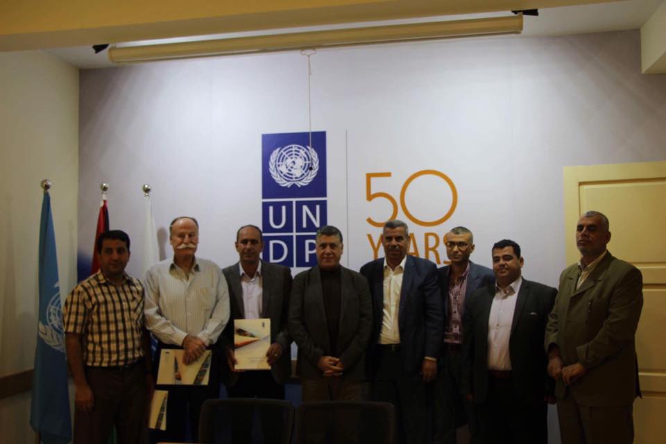 جانب من توقيع الاتفاقية