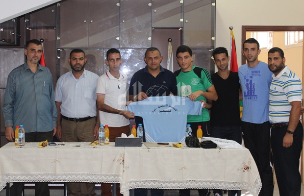 قسم النشاط الرياضي بالإسلامية يقدم أبو عرمانة