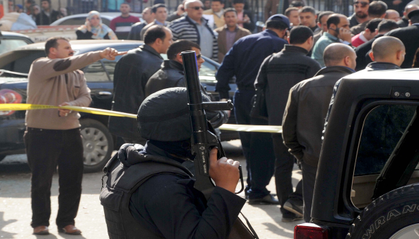 تردي الوضع الأمني في مصر:  مقتل ظابط و تفجيرات وهجمات مسلّحة