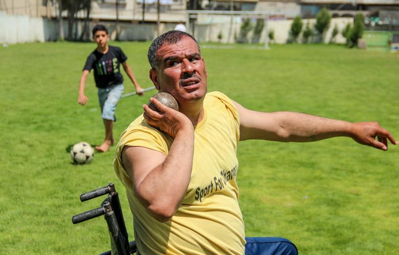 اللاعب خميس زقوت