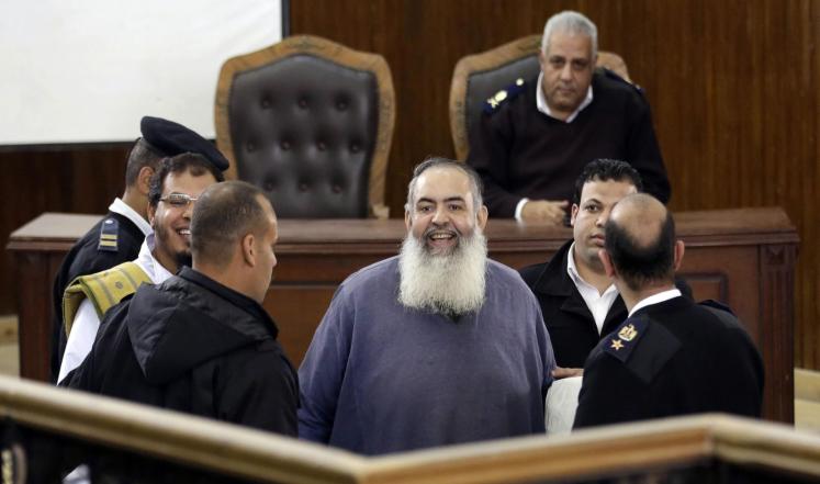 الشيخ حازم صلاح أبو إسماعيل خلال إحدى جلسات محاكمته