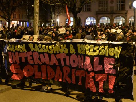 صورة من المظاهرات (الأرشيف)