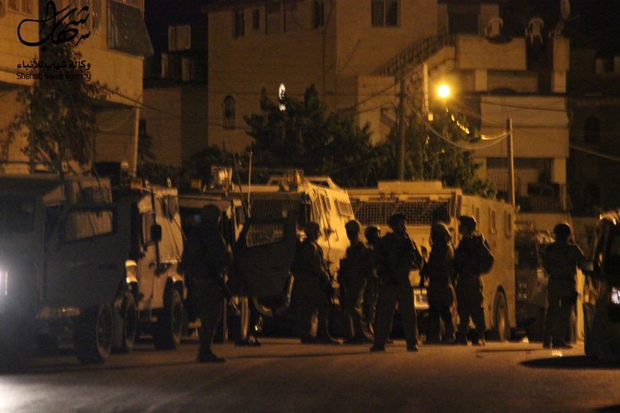 صورة خلال اقتحام قوات الاحتلال مدينة الخليل
