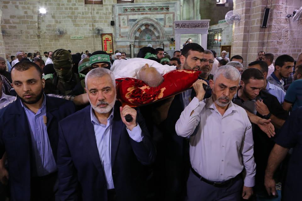 خلال تشيع المجاهد الراحل محمد حسان "أبو نضال"