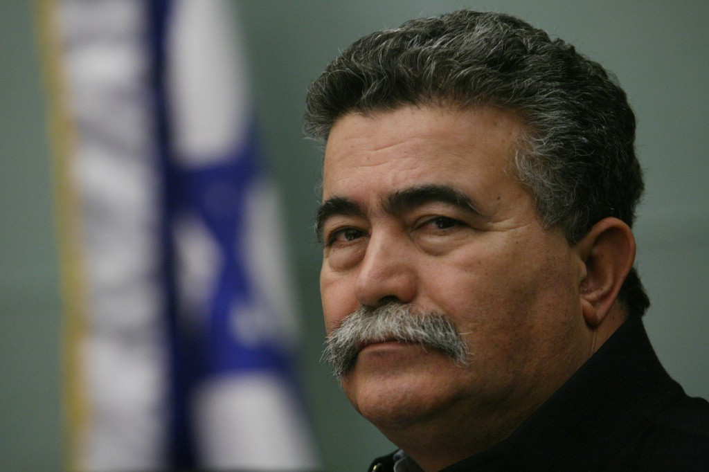 عمير بيريتس وزير البيئة "الاسرائيلي"