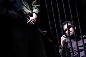 الأسرى الإداريون : سنبقى صامدين في الاضراب