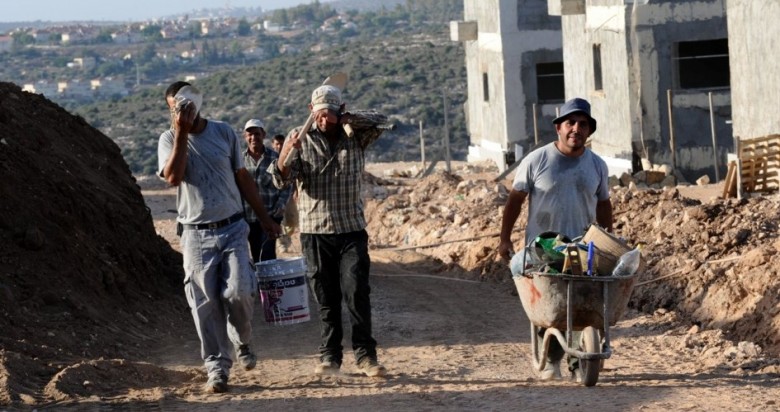الاحتلال يفرض قيوداً جديدة على العمال الفلسطينيين بالضفة